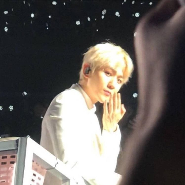 D-8 HELLOOO?? 😭😭