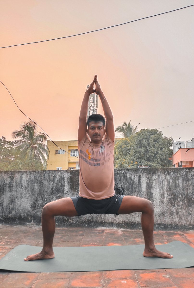 NitantKumar21's tweet photo. Goddess pose ❤️
Daily Morning power yoga ☀️
Follow me on youtube &amp; Insta -Yoginitant for more updates
#yoga 
#yogapose 
#fitness 
#yogainspiration 
#yogalove 
#exercises 
#viral 
#healthylifestyle https://t.co/4rezISZUwJ