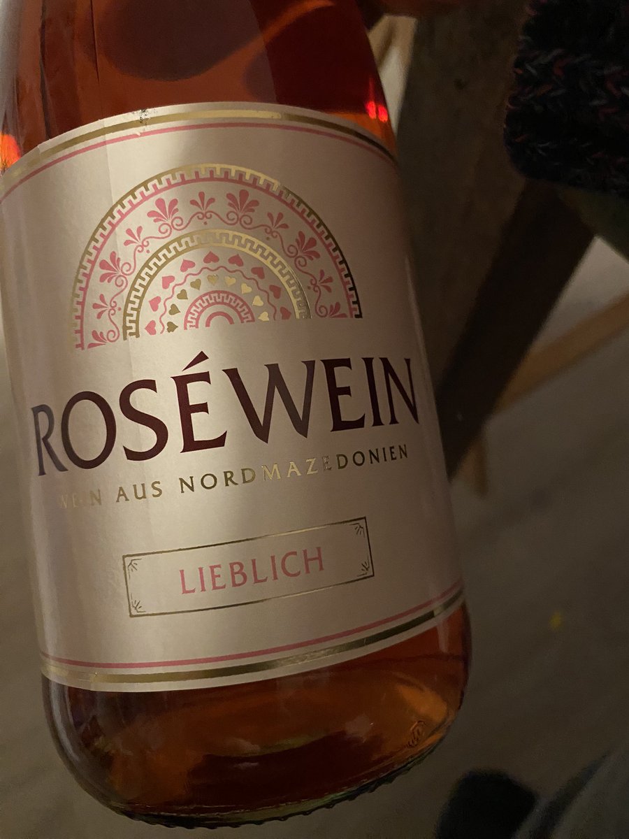 Ab 50€ Bestellwert erhalten sie eine Flasche Wein.
Der Wein: