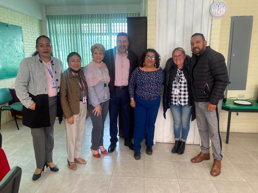 SrebTexcoco's tweet photo. #Educación
#Chimalhuacan
#SREBT 
El Mtro. @gastonm100x100 visitó a la Zona Escolar #P269 liderada por  la Profra. Leticia Ma. Elisa Serrano Lozano.
@geramonro05 
@TinocoGRogelio 
@ArturoH19772369 
@ma_pureza https://t.co/gMglWh2t13