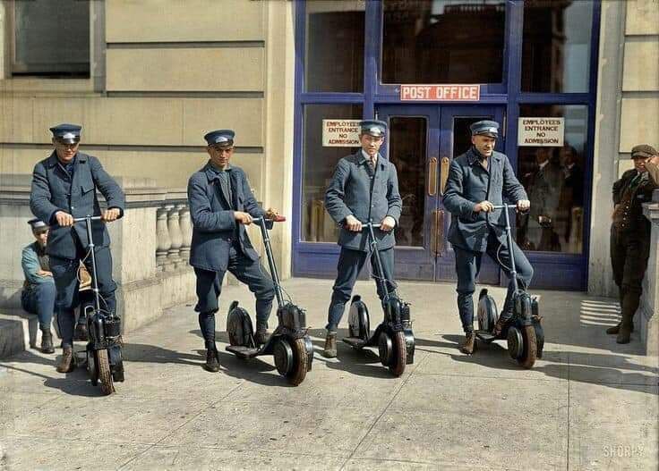 Electriscooters are nothing new - NYC, 1916.
