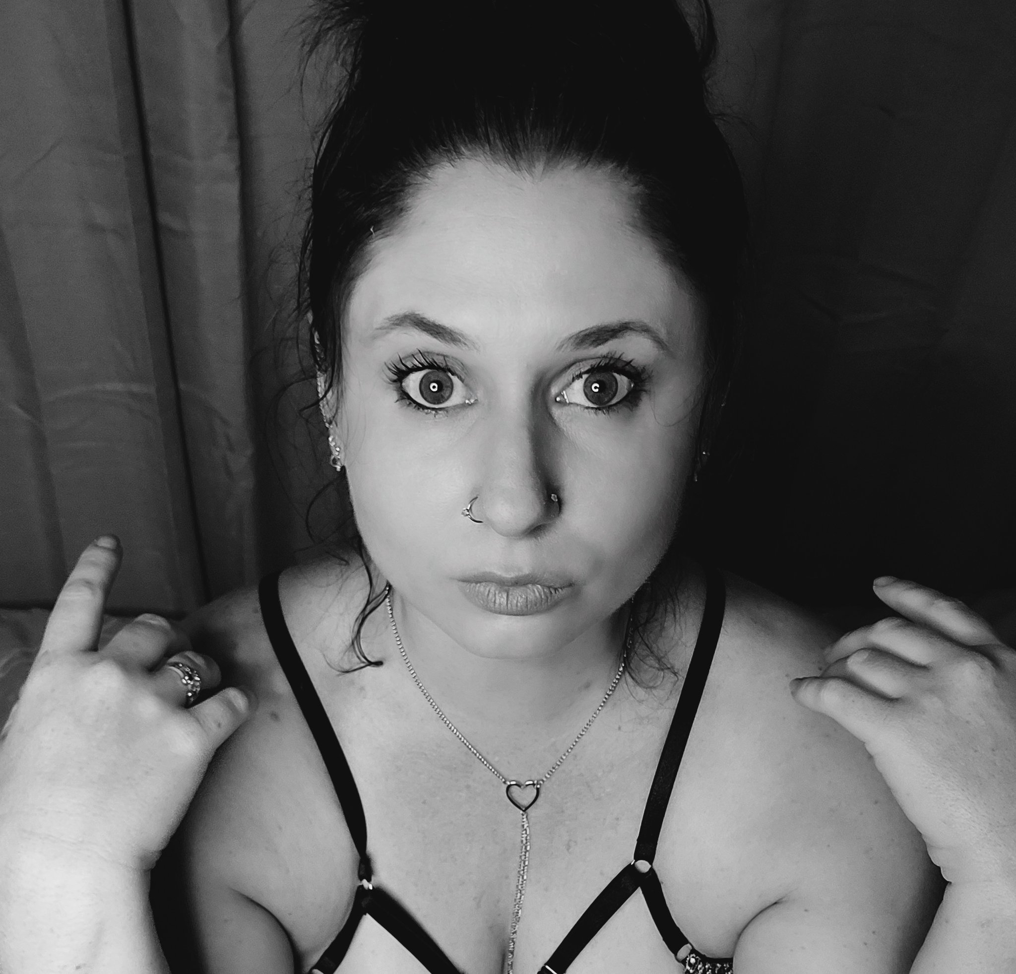Nadia Bratke on X: Check out my other links t.cobWfwtCAo2O  t.cog5VIlePFZr  X