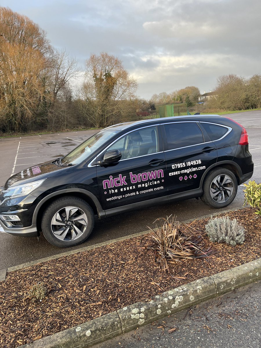 CustomGolfEssex's tweet image. It was great meeting the @essexmagician_ yesterday. We couldn’t magic the numbers for his fitting yesterday and will be revisiting it again next week. I was even shown some swift card tricks after, very impressive. 
#essexmagican #customfitting #magic #cardtricks #harlownews