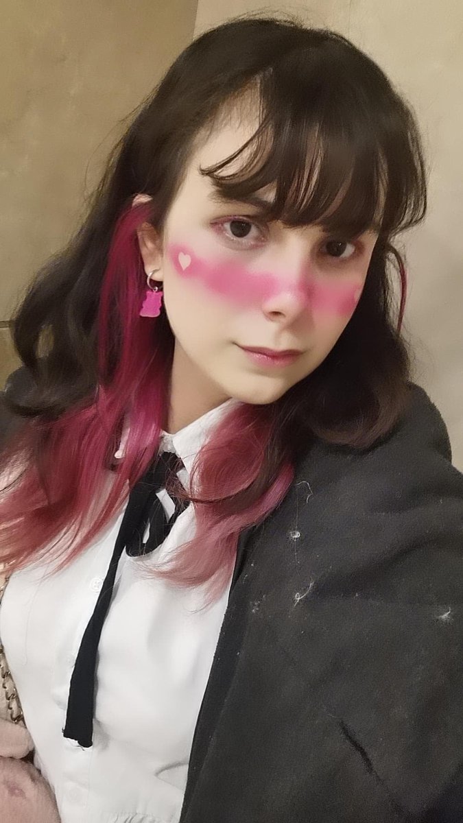 💗💗💗💗
Random pics of me cause I  loved my today's makeup.
And I feel safe here to post these.
                 💗💗💗💗
PS: An old lady made finger crosses at me😭 probably because of the makeup. Is it that weird?
#cubs #heartmakeup #kpop #valentinemakeup