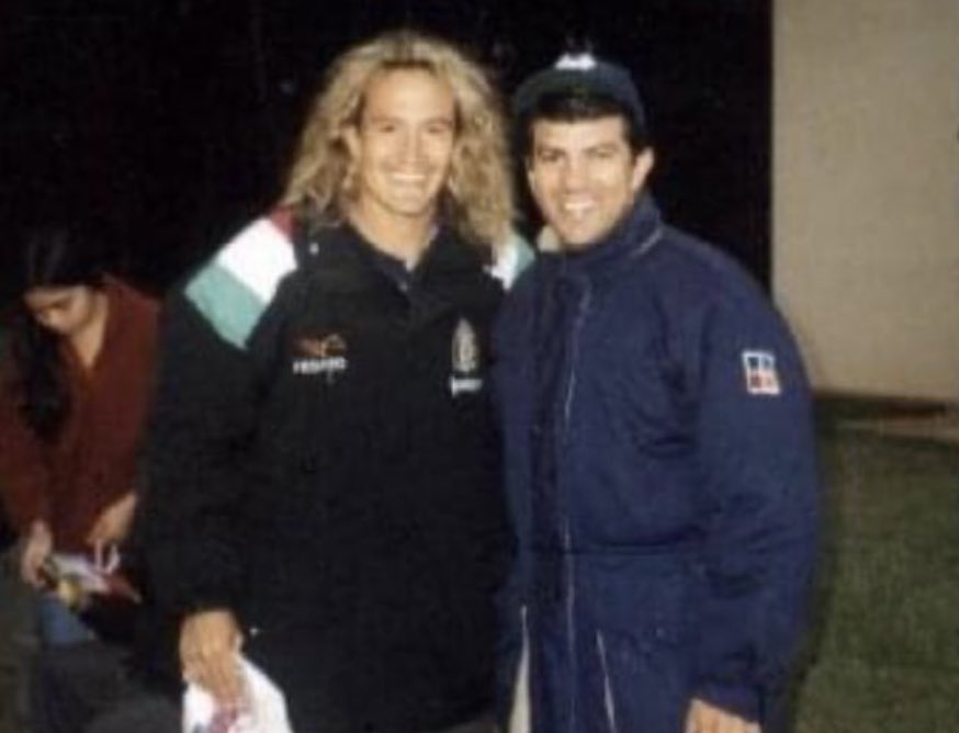 axelsolisrmz's tweet photo. #CopaAmerica2024 en EEUU 🇺🇸!
Con ilusión de cubrir mi tercera Copa America después de seguir a @miseleccionmx en
#Paraguay99
#Venezuela2007 https://t.co/IcUYNTxUnY