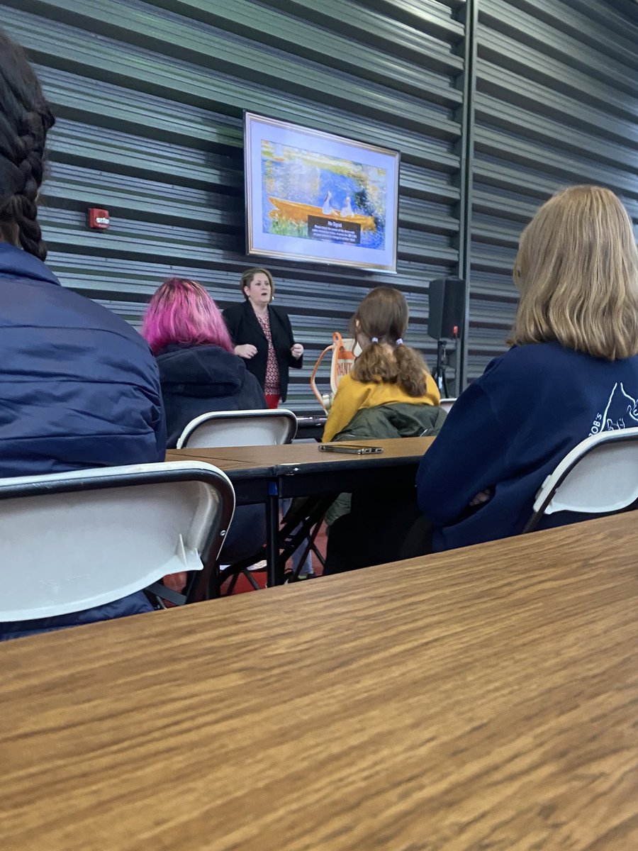 LTHSPorterPress's tweet photo. Our members Samantha, Mckenna, and Georgia attended a newspaper conference today to learn about different form of journalism! https://t.co/FNlgj6OwLy