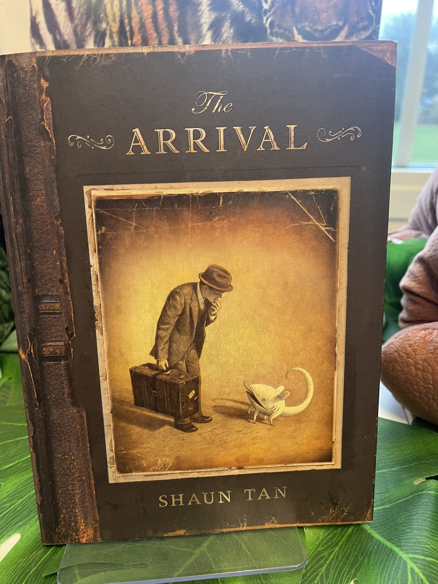 Year6Markeaton's tweet image. “A picture paints a thousand words”. We’ve been studying “The Arrival” by @shaun_tyj, understanding how to make inferences simply by looking at a picture. With its beautiful imagery and important themes, this book is one of Miss H’s favourites 👍 #MPSReading #MPSComputing