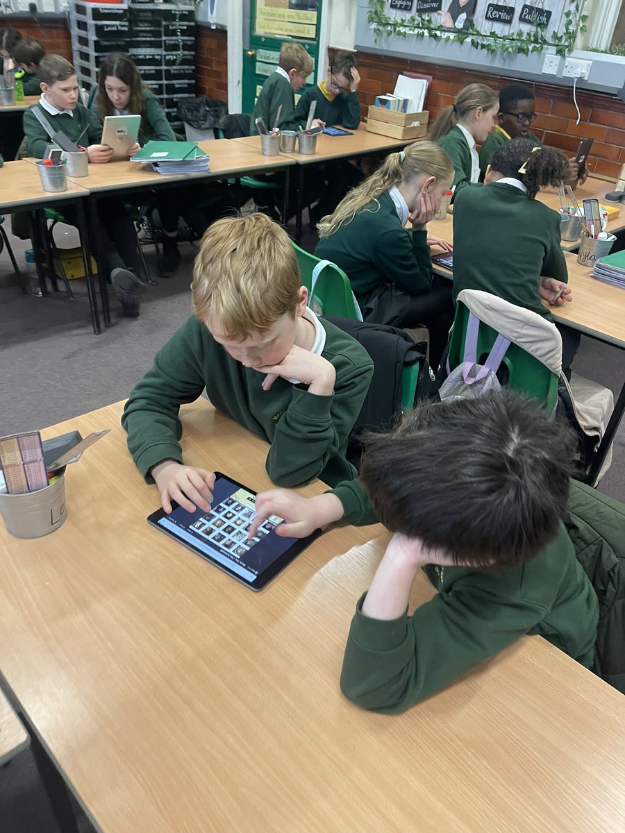 Year6Markeaton's tweet image. “A picture paints a thousand words”. We’ve been studying “The Arrival” by @shaun_tyj, understanding how to make inferences simply by looking at a picture. With its beautiful imagery and important themes, this book is one of Miss H’s favourites 👍 #MPSReading #MPSComputing