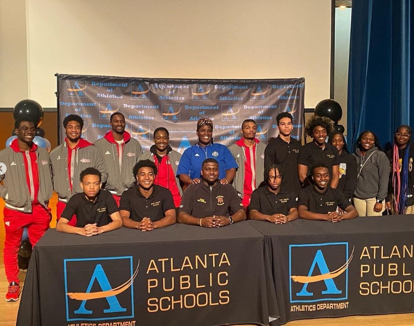 apsupdate's tweet photo. Atlanta Public Schools hosted its first annual media day, and we are happy to say it was a huge success. Attendees received great encouragement from our APS leaders, coaches, and players, as well as our Assistant Athletic Director, Rendell Jackson. Great season ahead! https://t.co/ATaq8D1tDe