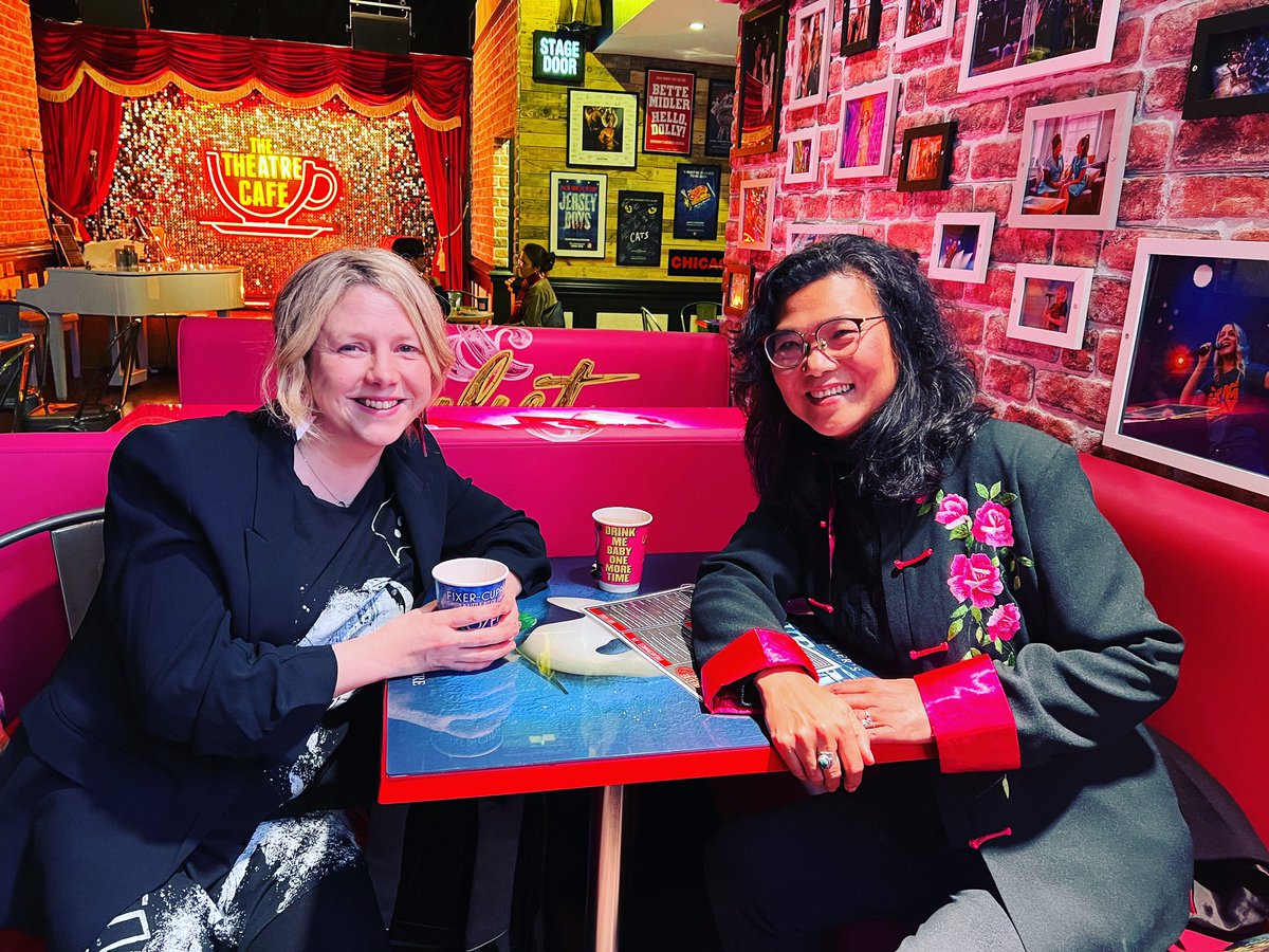 FflurDafydd's tweet photo. Also wonderful today to catch up with novelist and journalist @zhanglijia64, my old friend from my @UIIWP days in Iowa - a very special and formative time for me as a writer #writers #reunion #residencies #Internationalwritingprogram https://t.co/0T5gxQRrcg