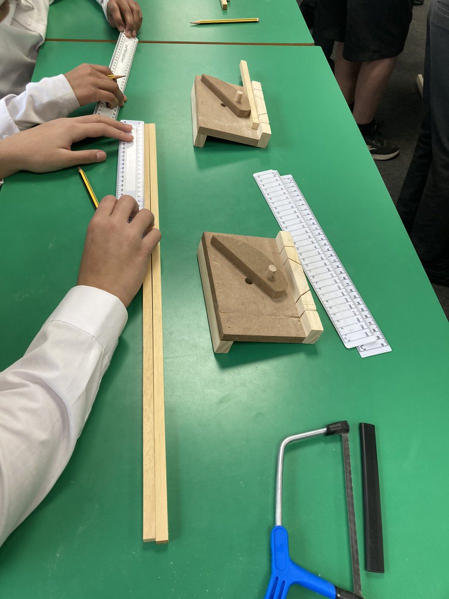 HamiltonAcadY6's tweet image. 6A loved their first ever woodwork lesson today. They applied their measuring skills brilliantly before getting to grips with using bench hooks and saws to cut their wood safely and with precision. 6B and 6C will get started next week.