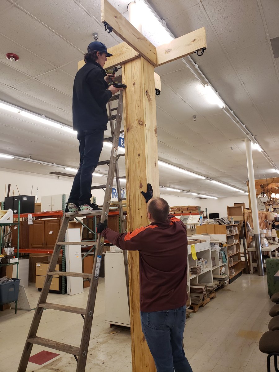 colleyarch's tweet photo. Our team had so much fun volunteering at the @HabitatNRV Restore! We constructed two column wraps to display ceiling fans! Go check out our handy work and other items for this worthy business! #UtProsim #volunteer #architects https://t.co/mfft1UAA3W
