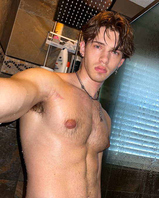 Sometimes I feel like my lips are way too big https://t.co/UlLH1qmfE2