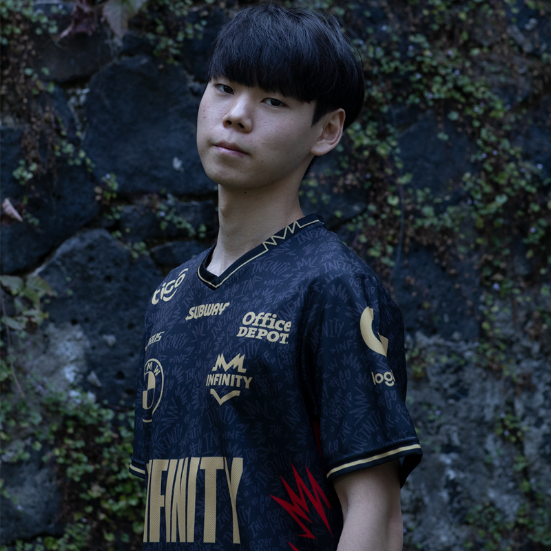 InFinitye_sport's tweet photo. ¡ÚNETE A LA FAMILIA INFINITA CON TU NUEVO JERSEY! 😎
Sé parte de la acción del #PoderLatino, como @Keine_lol, con nuestro jersey oficial 2023 👕
🔗 Muestra tu pasión por el Infinito desde la web de @KappaMx
#goINF ♾️ #LLA 🏆 #KappaMX 🇲🇽