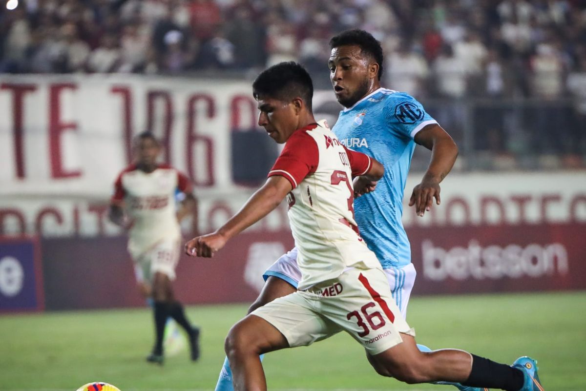 Gustavo_p4's tweet photo. ATENCIÓN:
Mañana amistoso entre Universitario y Sporting Cristal en el estadio Monumental. Arranca a las 8:30 am. https://t.co/I3EkczrAsO