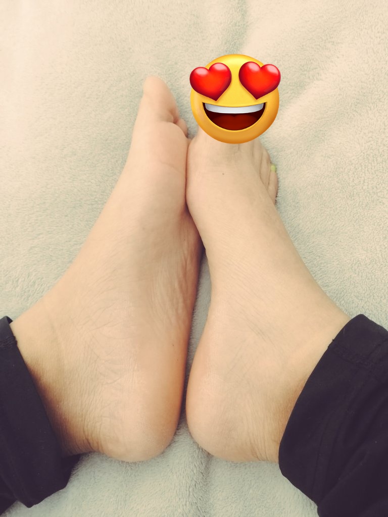 softkitty231's tweet photo. Vendo patas #pies #feetfethish #feetpicsforsales #onlyfans https://t.co/LzuspZzBTa
