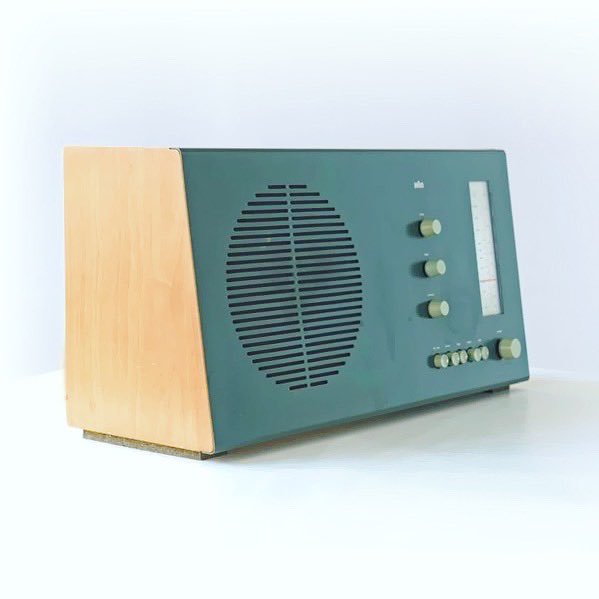 The Braun RT 20 - from 1960. It was a valve table radio designed by Dieter Rams. The arrangement of controls follows that of the SK phonosuper; a speaker grille is substituted for the phono unit.

#industrialdesign #dieterrams