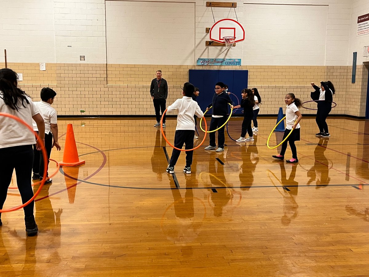 Had to join my students when @PalterWilliam said that they were going to do hula hooping today in gym #roybulls #d83shines