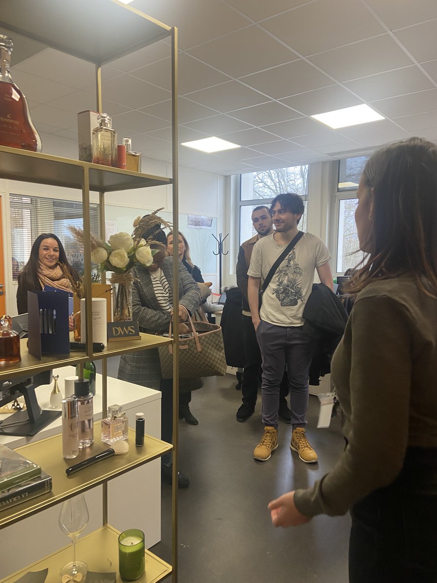 isabelle_rouby's tweet image. #SemaineNumérique  Catherine &amp;amp; Anabelle @poleemploi_RCVL #OrléansSUD au @Le_Lab_O 
 🙏pour les🔝échanges avec 9 jeunes #AIJ  #CEJ 🎯emploi à 
✅DWS : gravure sur produits de luxe
✅Impact : Logiciel
✅Draw me a Garden : jardin en 3D
✅Local Teams – Plateforme BTP 
@patrick_boissy