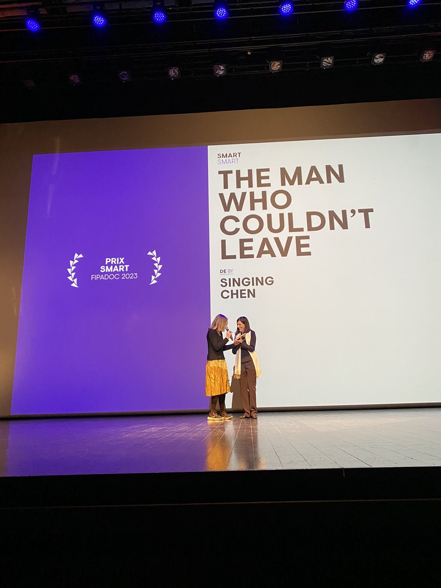 FIPADOC's tweet image. ◤[PRIX SMART]
Les jurés @alexandrecornu, @HirschMathilde et Marie Sellier ont décerné le PRIX SMART à THE MAN WHO COULDN&apos;T LEAVE de Singing Chen.

Doté de 3 000 € pour le réalisateur.

#FIPADOC2023
@andresjarach