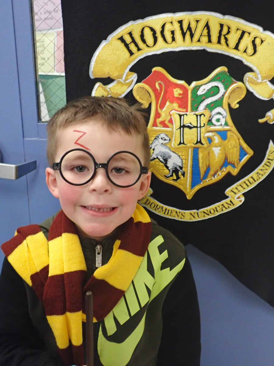 MclayVirginia's tweet photo. Wizards and Wands start with W!!!! #hdsdpride #hdespride Spelling SNAP WORDS with Wands! https://t.co/7Ho8RiY9BY