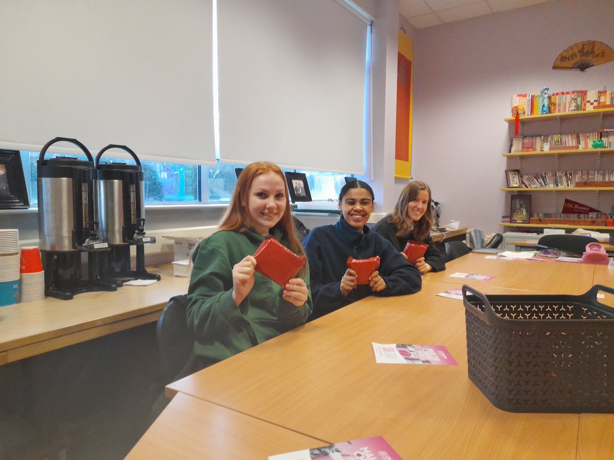 Senior pupils enjoyed learning about the sustainable Unicorn Menstrual Cup today and were delighted to leave with free products from Julie at UnicornCup😀 
@HillheadHS
@PeriodPovertyUK