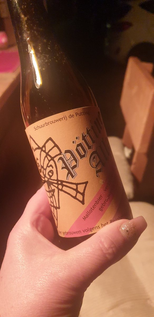 bvelde72's tweet photo. Mallotenbier..zelf gebrouwen..bijna carnaval #Alaaaaf #bijnacarnaval https://t.co/WqrBVb0cUU