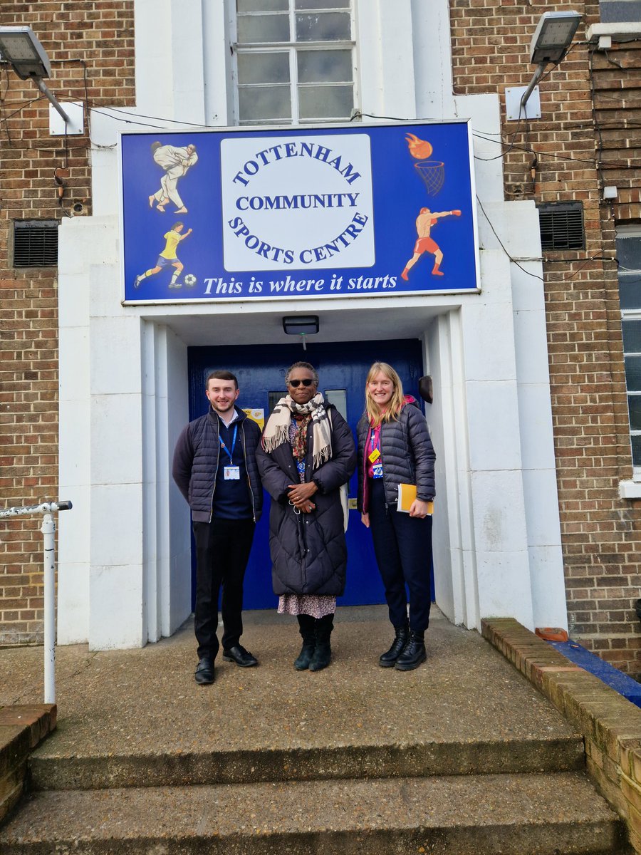 Great mental health day spent with partners @haringeycouncil celebrating our @abc_parents with the amazing @CNFBelinda, Akudo & new friend Maddie @BridgeRenewal. Peer support for parents with parents. Building confident communities. #thisiswhatmatters @BolaOwolabi8 @NorthMidNHS