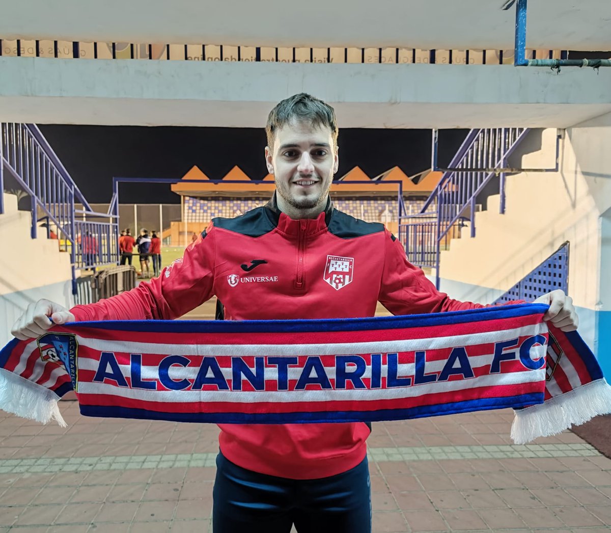 AlcantarillaFC's tweet photo. #TerceraRFEF

✅📝 | #FICHAJE 

#GuilleCalvente @GuilleCalvente Portero procedente de @cdvilladefortuna regresa a la portería alcantarillera que defendió hace 2 temporadas en su primera etapa para hacer lo propio ahora en categoría nacional.

#WelcomeBack #ElSueñoContinúa ❤🤍 https://t.co/UTiIeLU7Z1