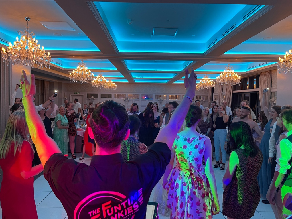 Alex gets the party started and what a party it was! Your party could be this great too!

🔎👀 Looking for the best wedding band money car buy with an emphasis on fun? Get in touch via the links in our bio! ✨

#thefuntimefrankies #partyband #weddingband #eventband #functionband