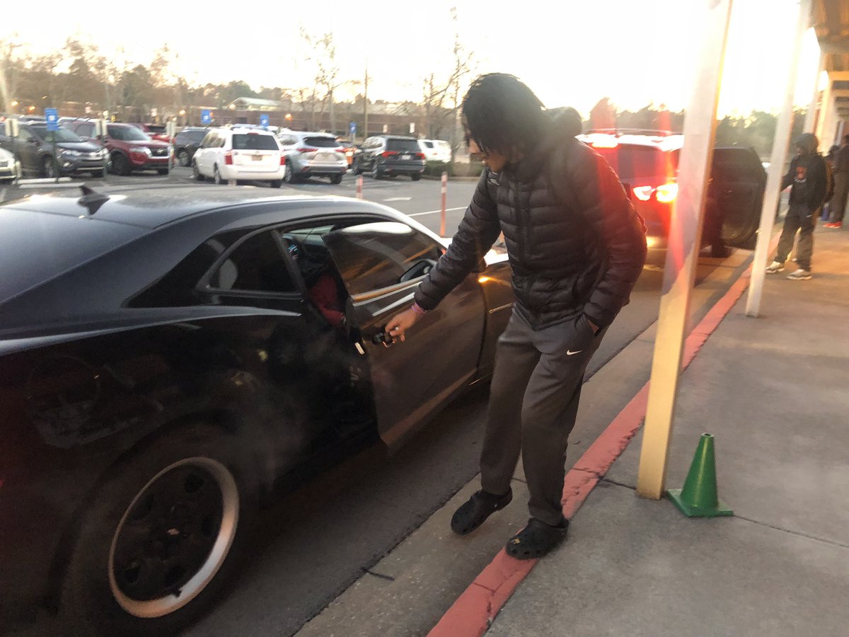 We would like to thank @bakerelembears, @KennesawElem, @Acworth_ES for allowing our players to come in the morning to open car doors and greet their amazing students! 