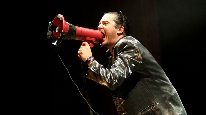 📢 MIKE PATTON's 5 best vocal performances — as voted by our readers l8r.it/I8EA