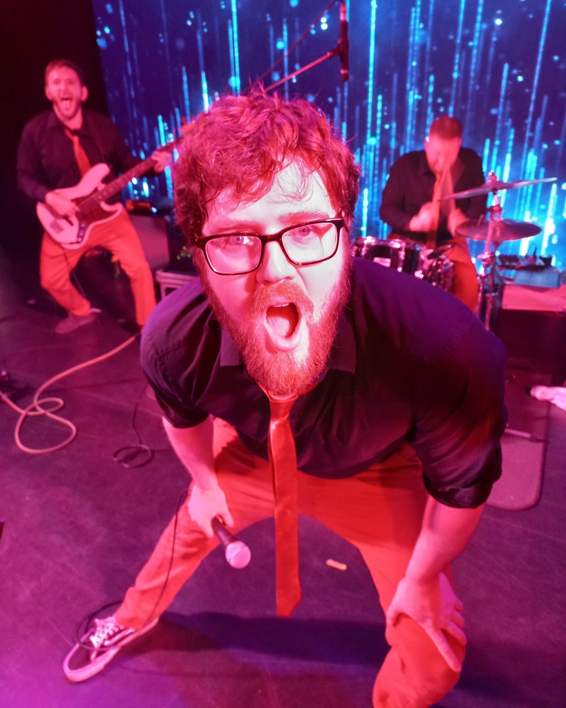 Many people are gobsmacked by how good the Frankies sound but for some reason on this occasion Sam was as well! 

🔎👀 Looking for the best wedding band money car buy with an emphasis on fun? Get in touch via the links in our bio! ✨

#thefuntimefrankies #partyband #weddingband