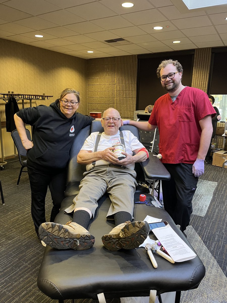 dabunting's tweet photo. Gave blood today at Red Cross. Wonderful giving people, Red Cross blood drive is always “old home week!” Left Shannon, career was prison guard (black belt) now Red Cross, son Valen 3, husband 100% disabled Iraq veteran with serious seizures, not getting better. Right Britain. https://t.co/jqyiM4r2ee