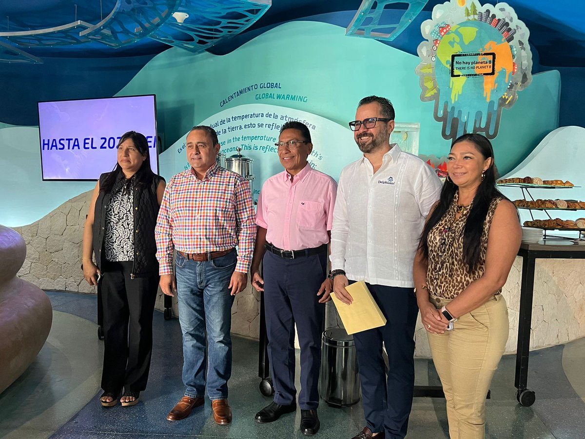 El  Secretario de Educación de Quintana Roo  Mtro. Carlos Gorocica, firma  el convenio de colaboración con Dolphinus, para la operación de las Visitas Didácticas a sus  hábitats🐬.  ❤️👏🏻
SEQ - Secretaría de Educación de Quintana Roo
