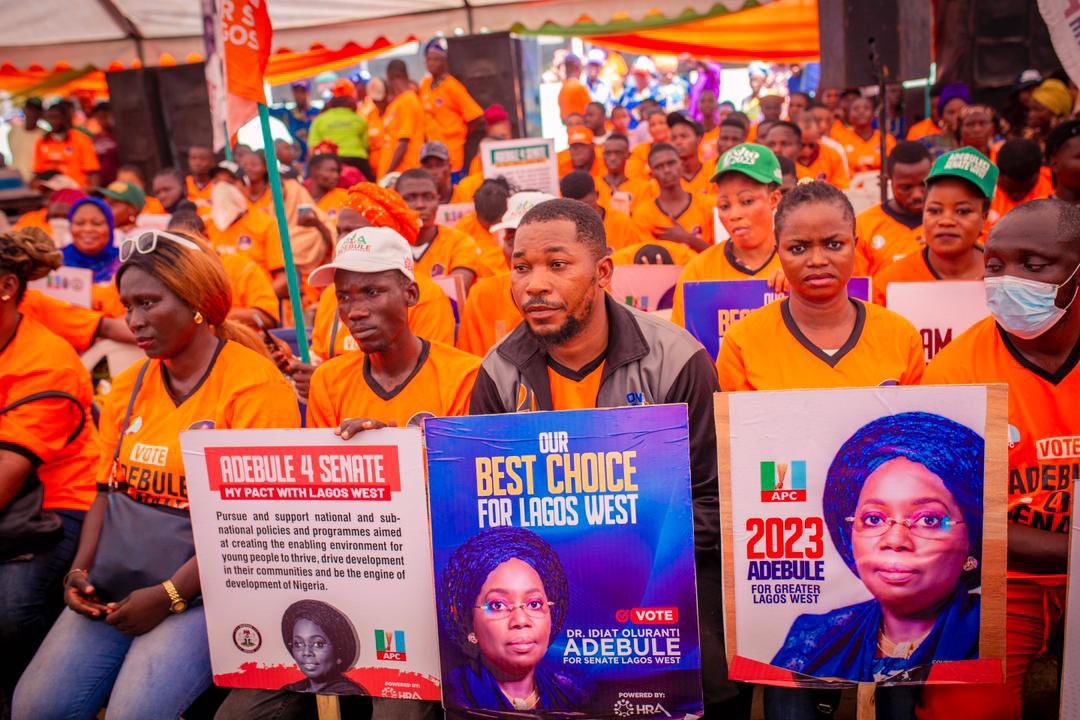 DrAdebuleIdiat's tweet photo. Today, during my engagement with political actors and other stakeholders in Mushin LGA, I reassured them of my resolve to ensure that Lagos West remains a model senatorial district in the country by raising the standard of legislation and facilitating developmental programs

1/2 https://t.co/NNYixOAP5I