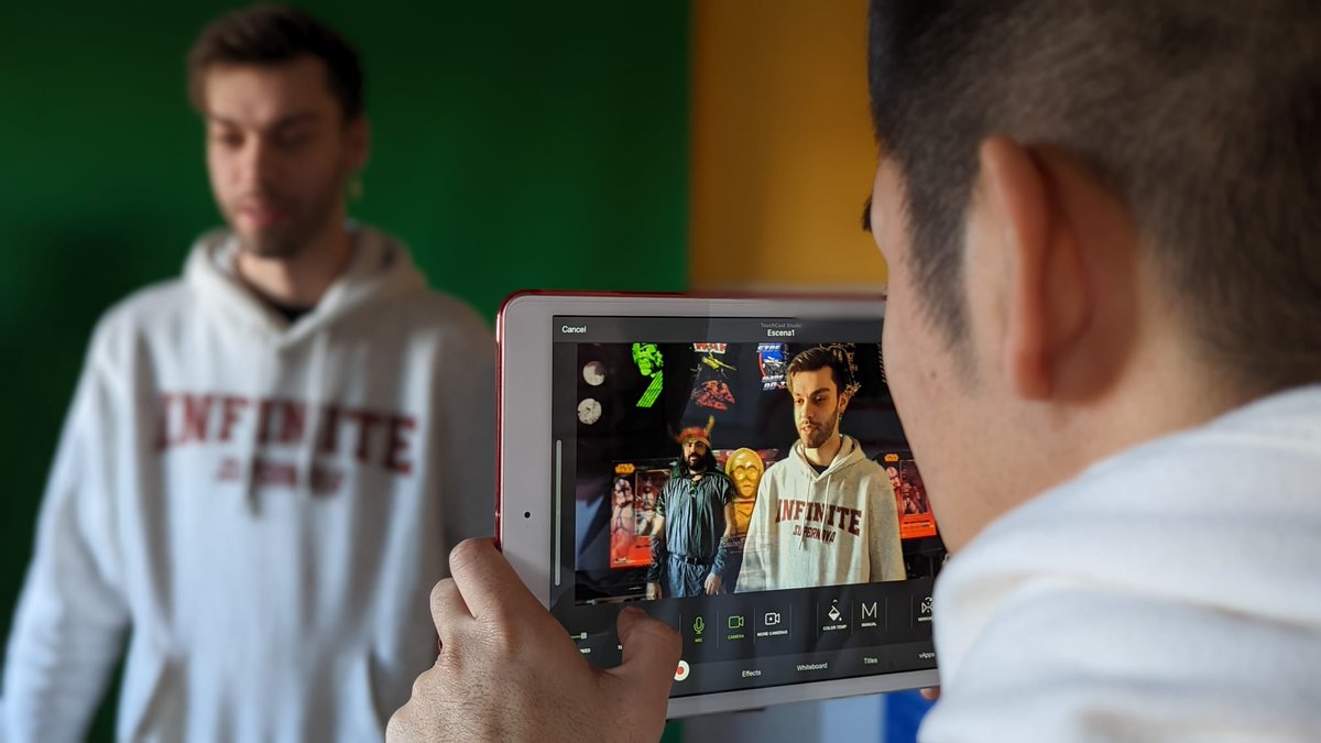 Los alumnos de EIE preparan los videos promocionales de su idea empresarial. #GS #Salesianos #EIE