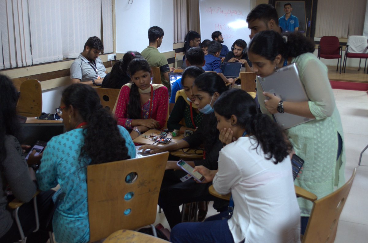 dscommunitysrm's tweet photo. Throwback to the Data Science Hack'22 held on the 1st of September 2022. It was a comprehensive hackathon that focused on analyzing the participant's technical &amp; problem-solving skills in a competitive environment. https://t.co/BoZ5v33y5G
