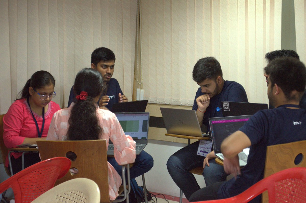 dscommunitysrm's tweet photo. Throwback to the Data Science Hack'22 held on the 1st of September 2022. It was a comprehensive hackathon that focused on analyzing the participant's technical &amp; problem-solving skills in a competitive environment. https://t.co/BoZ5v33y5G