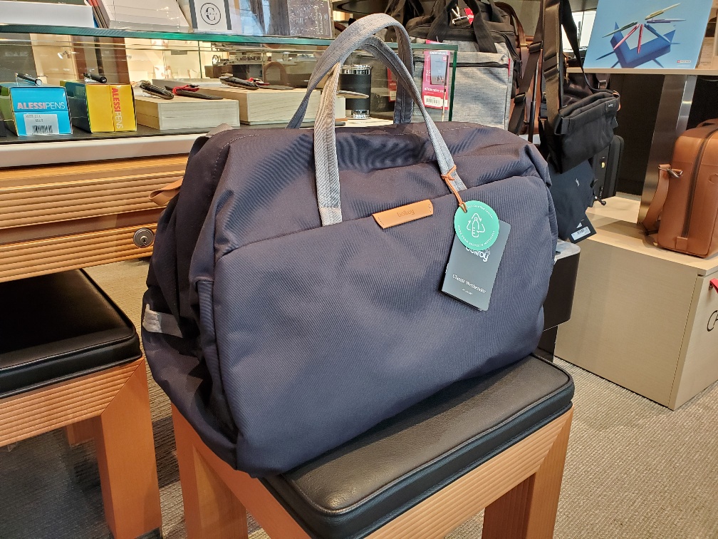 More great Bellroy just in! Classic Weekender with 45L capacity. Super lightweight too. Perfect for short trips 👍 #bellroy #bellroybag #bellroyweekender #weekenderbag #shorttrip #needavacation #shoplocalvancouver #smallbusinessvancouver #robsonstreet #yaletown #familybiz