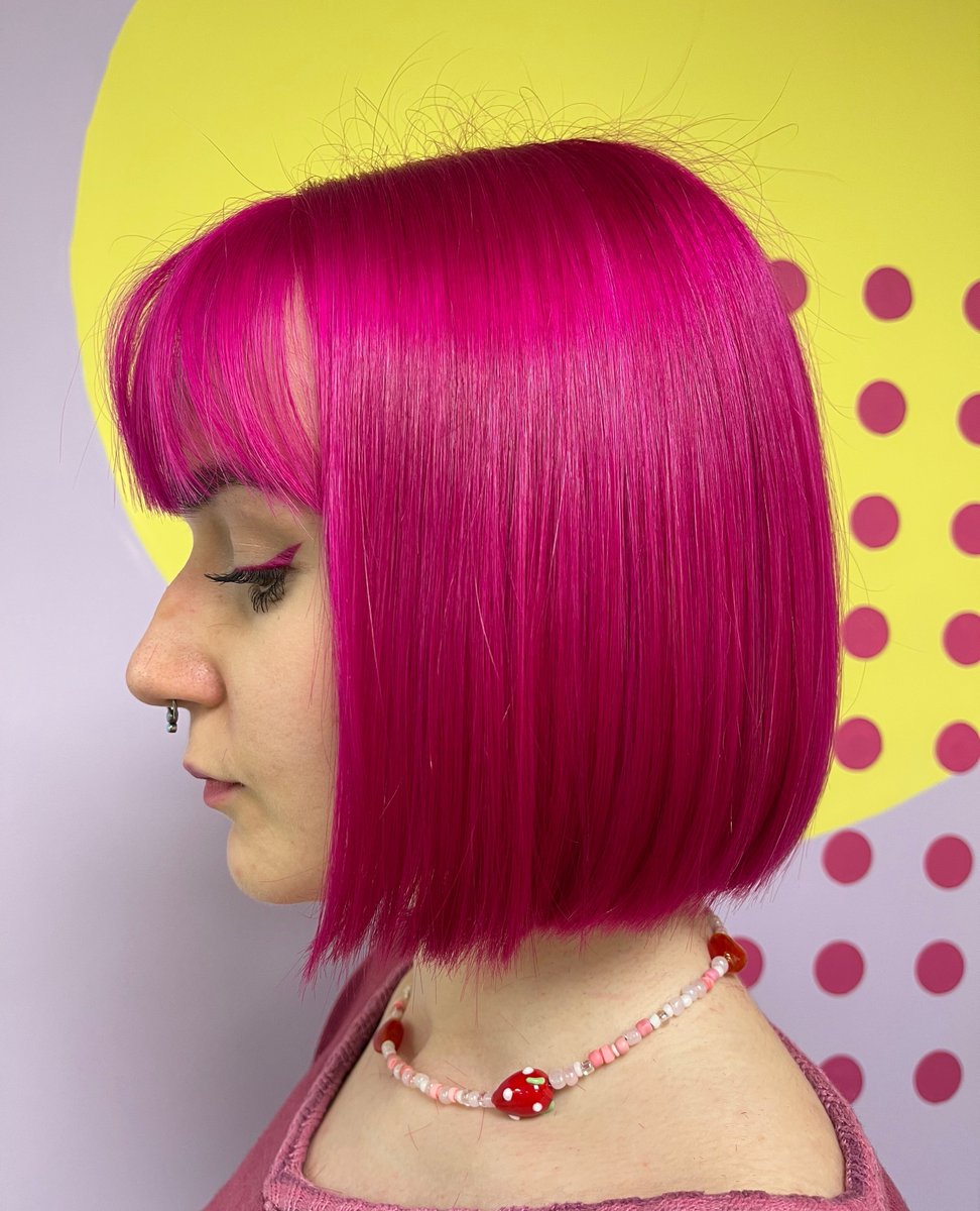 manicpanic_uk's tweet photo. 🌸 Pink bob, pink liner 🌸 >>> 

@hairbygeorgiaa_ 🎨 using Cleo Rose

#manicpanicpro #manicpanicprofessional #MPUK #UV #uvhair #collection #haircollection #manicpanicuk #manicpanic #vivid #vividhair #vegan #vegancolour #veganlife #vegansofinstagram #unicornhair #mermaidhair https://t.co/uLrJBA6MFD