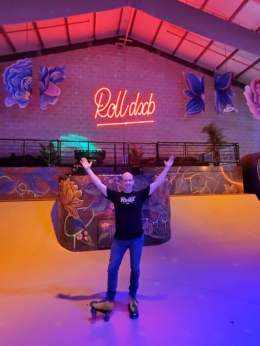 rollaskateclub's tweet photo. Our Rolla members are THE absolute BEST!!
Check out one of our rockstar regular members reppinโ Rolla at @rolldxb in Dubai!!
So damn awesome! We love & appreciate our members ๐
#rollerskating #rollaskateclub #rollaskateclubyvr #rolldxb https://t.co/i8dTTuWwoB