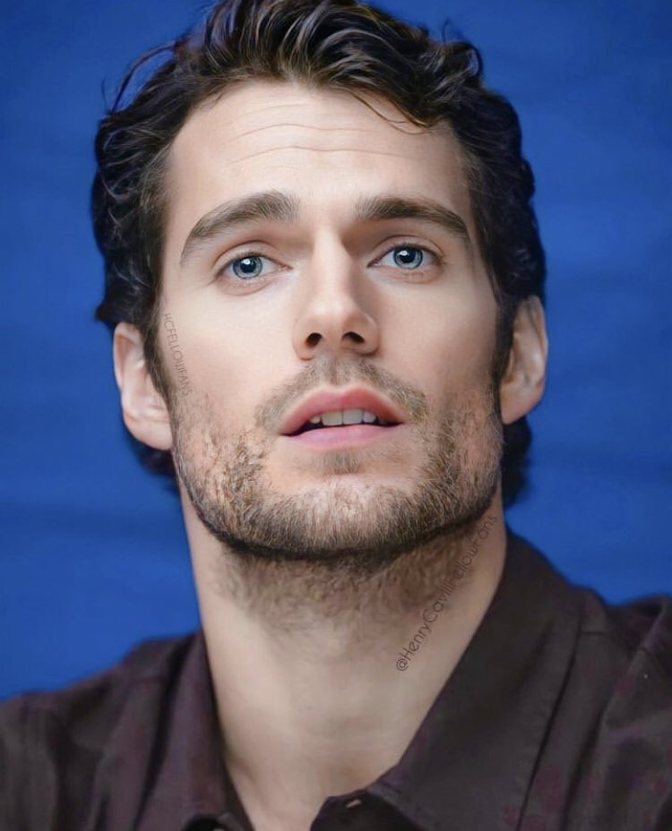 vilfrankJoseC's tweet photo. Ir caminando por los roques y que esté este monumento de hombre, 

Henry cavill en los roques es la noticia hoy…. Será verdad? https://t.co/KhGGar6XTN