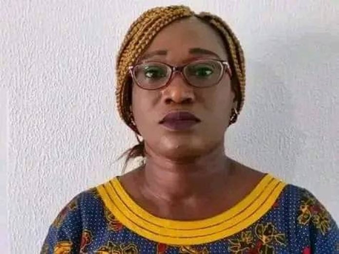 aliounetine16's tweet photo. M. le PR,Outtara, les 49 militaires ivoiriens libérés du Mali n’ont pas plus de dignité et de mérite que Pulcherie Gbalet, vaillante militante des droits humains, qui cherchait aussi la liberation des militaires. Est-ce 1crime pour la maintenir en prison.#FreePulchèrieGbalet https://t.co/0kFEjShCkU