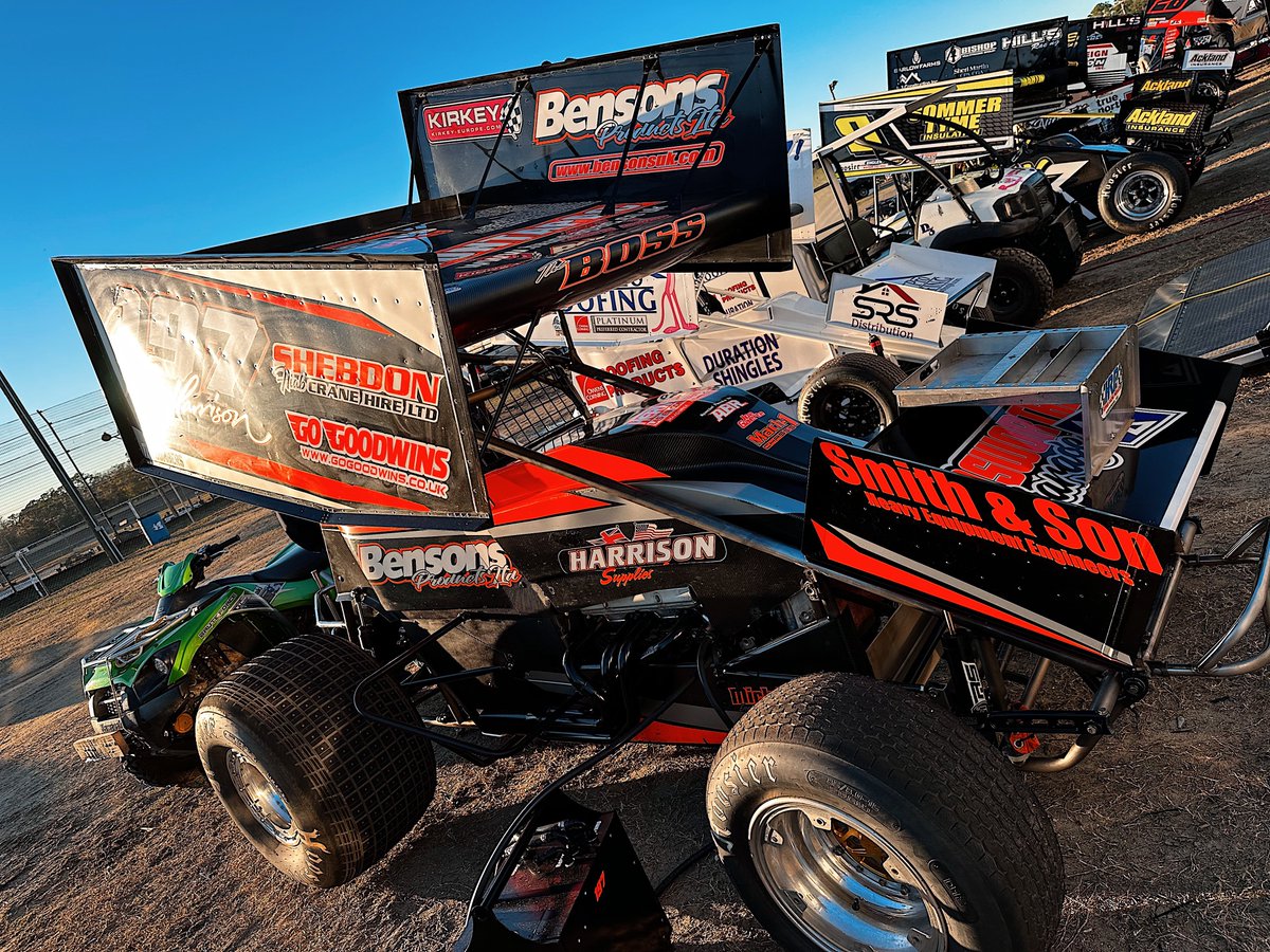 VolusiaSpeedway's tweet photo. All the way from the UK to the USA! 🇬🇧➡️🇺🇸

Ryan Harrison, who won with @USCSRacing last fall, is making his Volusia debut tonight in the #197.

📺 LIVE on @DIRTVision (6pm ET) https://t.co/I2OB17KNf0