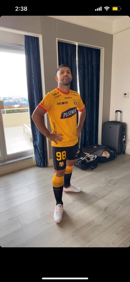 JohaAlcivar_'s tweet photo. Yo
Yo cuando mi mamá me decía que pose con el uniforme de las olimpiadas del colegio https://t.co/mk2hzM1BZu