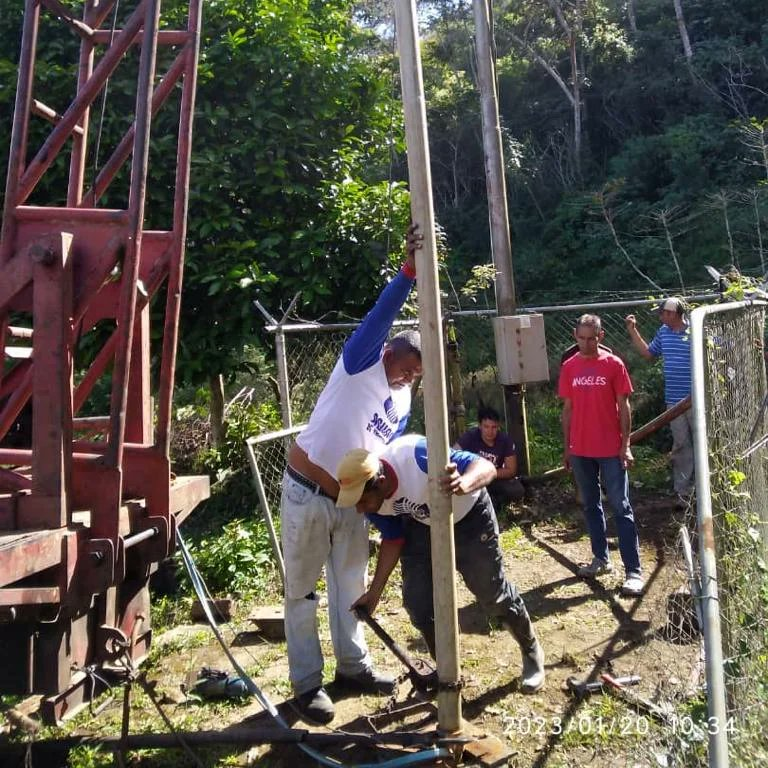 La fuerza trabajadora del <a href="/aguasdeyaracuy/">Aguas de Yaracuy</a> colocaron en funcionamiento el pozo Las Lagunas en Nirgua, luego de recuperar motor y bomba de 20hp, logrando recuperar 10lps, en beneficio de más de 1.290 flias de las comunidades La Laguna, El Vapor y La Cañada.

#29Ene