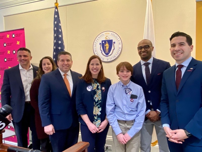 I am proud to sponsor my #UniversalSchoolMeals legislation again with @RepAndyVargas. It is past time, in the year 2023, that we finally pass this commonsense bill into law and ensure no child will ever go hungry in a Massachusetts school again. #SchoolMealsForAll #FeedKidsMA
