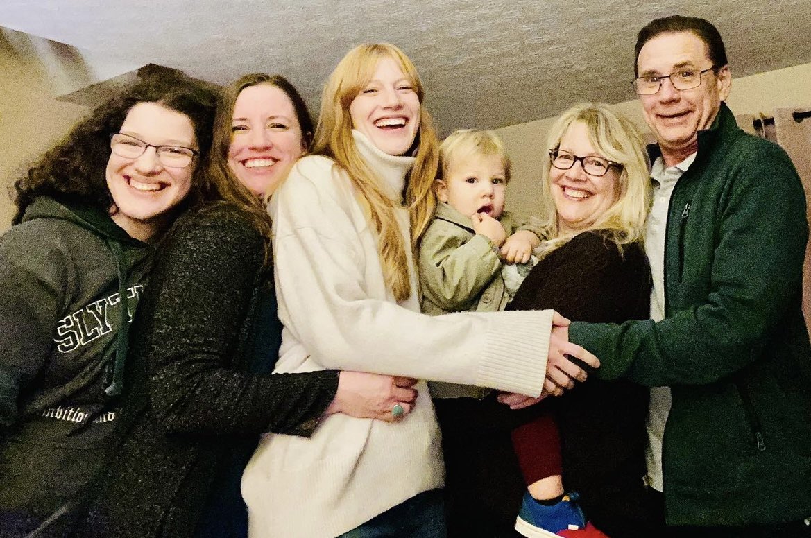 micvicker's tweet photo. J'adore ma famille ❤️❤️❤️ https://t.co/BRI7uLiLqH