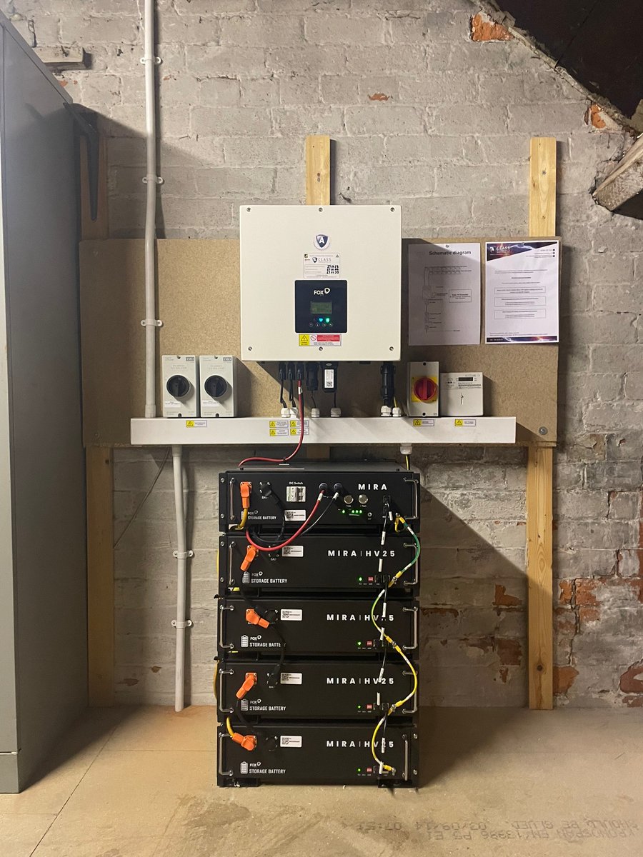A_Class_P_And_E's tweet photo. Here’s another fantastic solarPV we have just fitted in #Huddersfield
We installed a 6kw hybrid inverter and 10kw of batterys on the this property.
#solar #solarPV #solarenergy #solarPVinstaller #Greenenergy #Foxess @FoxESS
#SolarExperts https://t.co/ZSuTxmvUh0